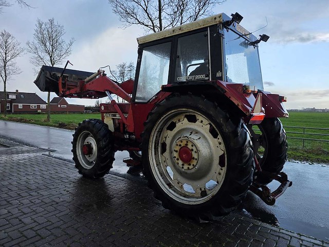 International 844-s vierwielaangedreven landbouwtractor - afbeelding 15 van  28