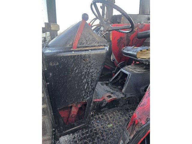 International 844-s vierwielaangedreven landbouwtractor - afbeelding 19 van  28