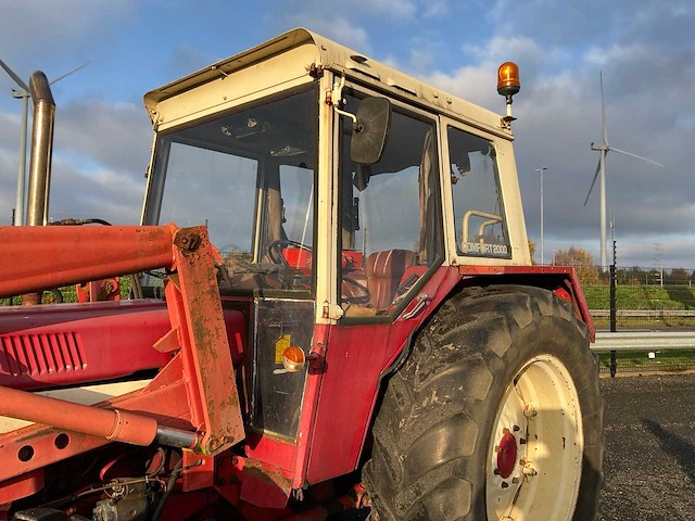 International 844as vierwielaangedreven landbouwtractor - afbeelding 10 van  38