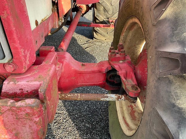 International 844as vierwielaangedreven landbouwtractor - afbeelding 14 van  38