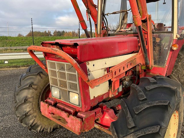 International 844as vierwielaangedreven landbouwtractor - afbeelding 19 van  38