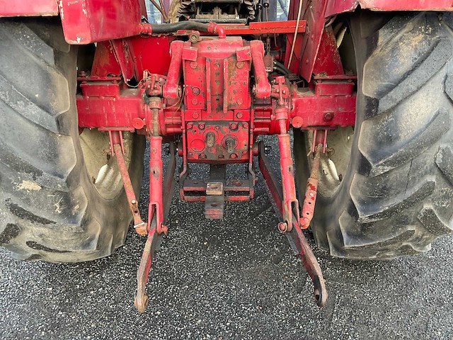 International 844as vierwielaangedreven landbouwtractor - afbeelding 27 van  38