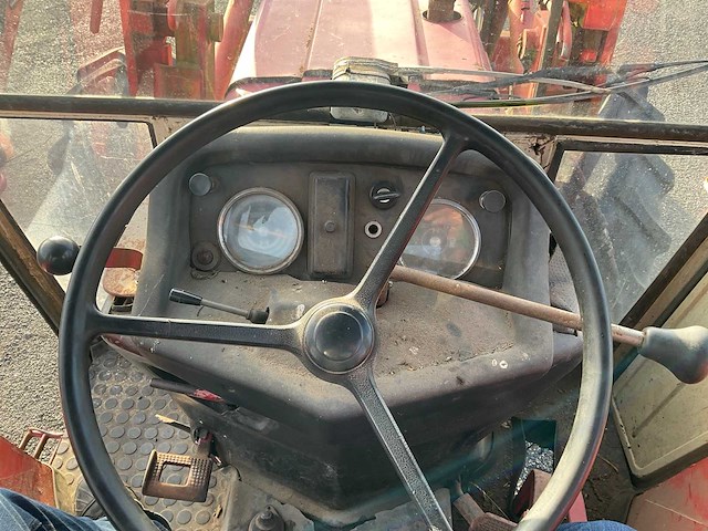 International 844as vierwielaangedreven landbouwtractor - afbeelding 34 van  38