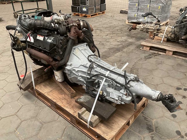 International b235 7,3liter dieselmotor - afbeelding 5 van  8