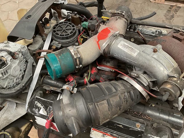 International b235 7,3liter dieselmotor - afbeelding 3 van  8