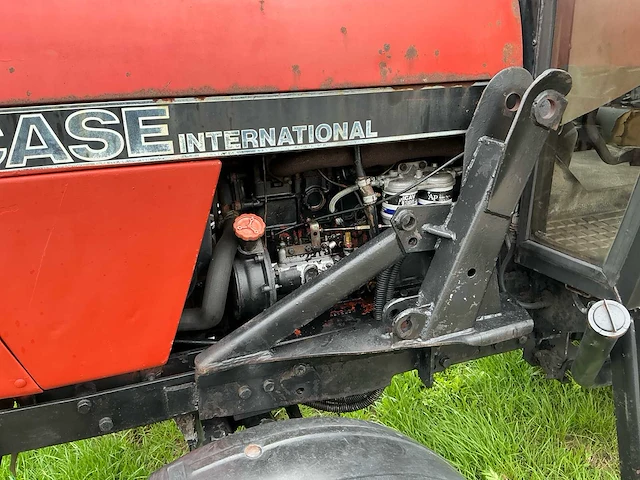 International case 1394 tweewielaangedreven landbouwtractor - afbeelding 12 van  43