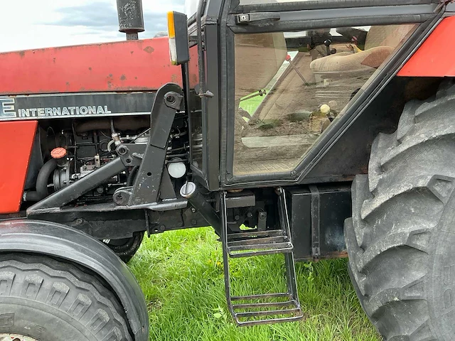 International case 1394 tweewielaangedreven landbouwtractor - afbeelding 13 van  43