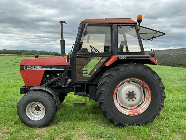 International case 1394 tweewielaangedreven landbouwtractor - afbeelding 2 van  43