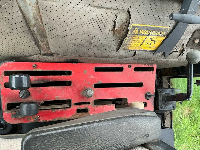 International case 1394 tweewielaangedreven landbouwtractor - afbeelding 34 van  43