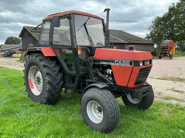 International case 1394 tweewielaangedreven landbouwtractor - afbeelding 7 van  43