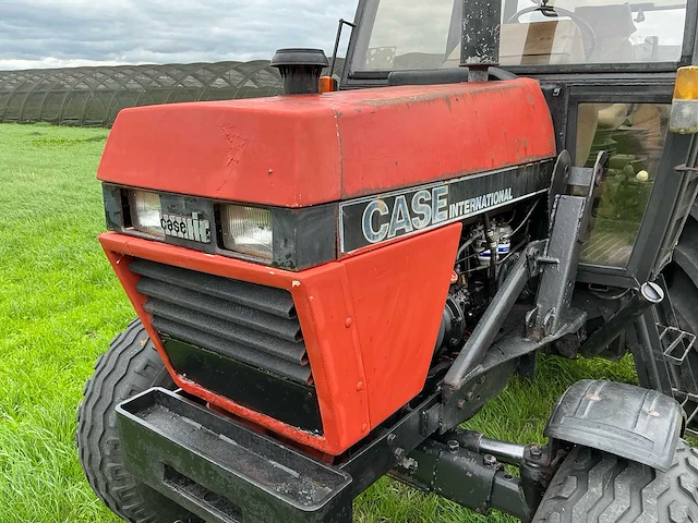 International case 1394 tweewielaangedreven landbouwtractor - afbeelding 9 van  43