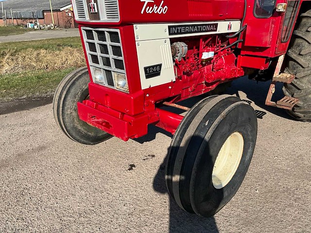 International harvester 1246 turbo tweewielaangedreven landbouwtractor - afbeelding 5 van  36