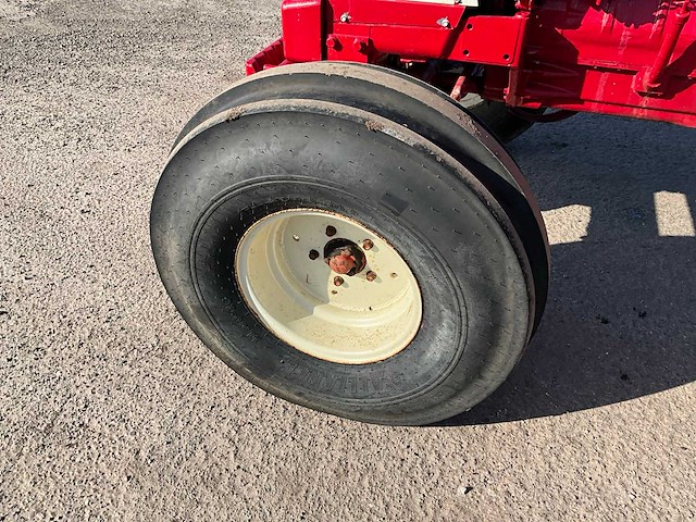 International harvester 1246 turbo tweewielaangedreven landbouwtractor - afbeelding 17 van  36