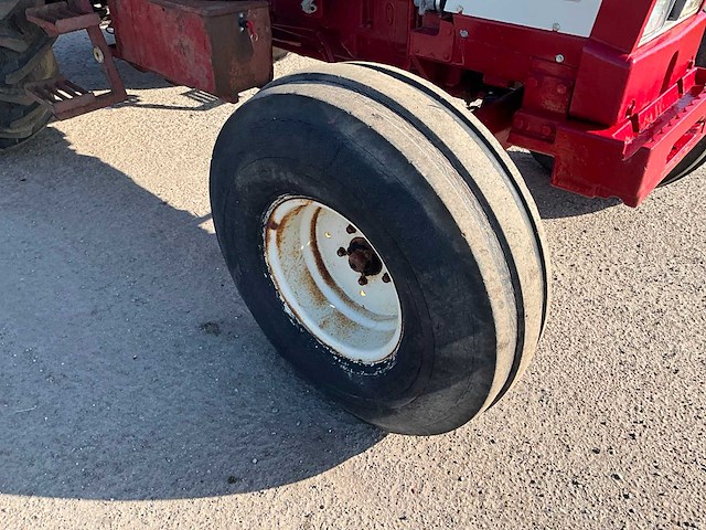 International harvester 1246 turbo tweewielaangedreven landbouwtractor - afbeelding 18 van  36