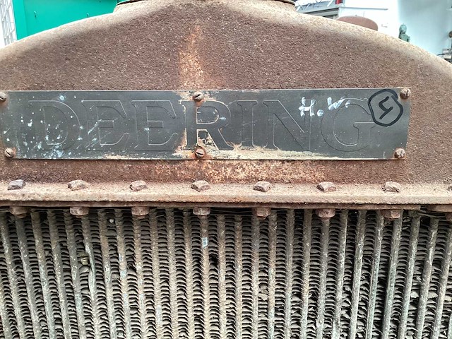 International harvester oldtimer tractor - afbeelding 20 van  25