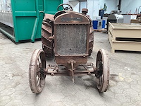 International harvester oldtimer tractor - afbeelding 7 van  9