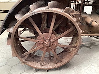 International harvester oldtimer tractor - afbeelding 9 van  9