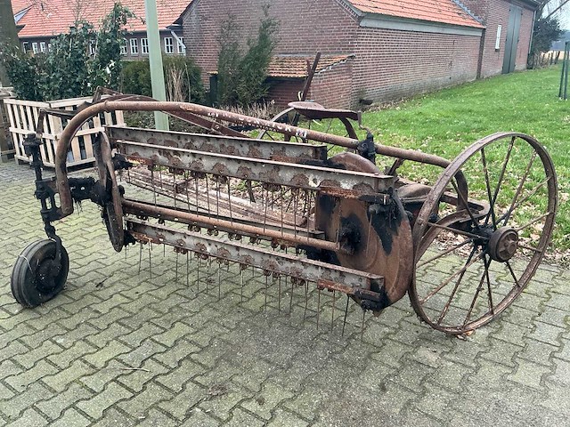 International/ mc cormick - 1953 - pb 1 - antieke hooimachine - afbeelding 1 van  8