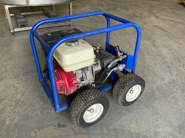 Interpump ws202 benzine hogedrukreiniger voorzien van honda gx390 motor met spuitlans - afbeelding 1 van  11