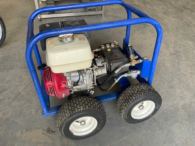 Interpump ws202 benzine hogedrukreiniger voorzien van honda gx390 motor met spuitlans - afbeelding 4 van  11
