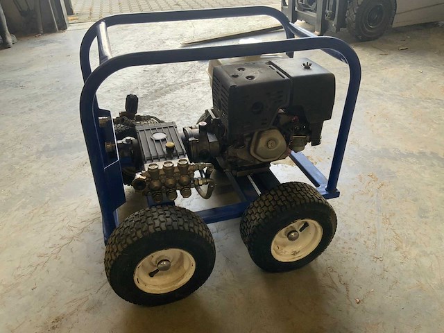 Interpump ws202 benzine hogedrukreiniger voorzien van honda gx390 motor met spuitlans - afbeelding 7 van  11