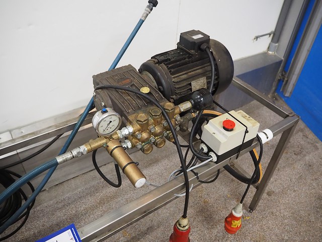 Interpump - afbeelding 10 van  12