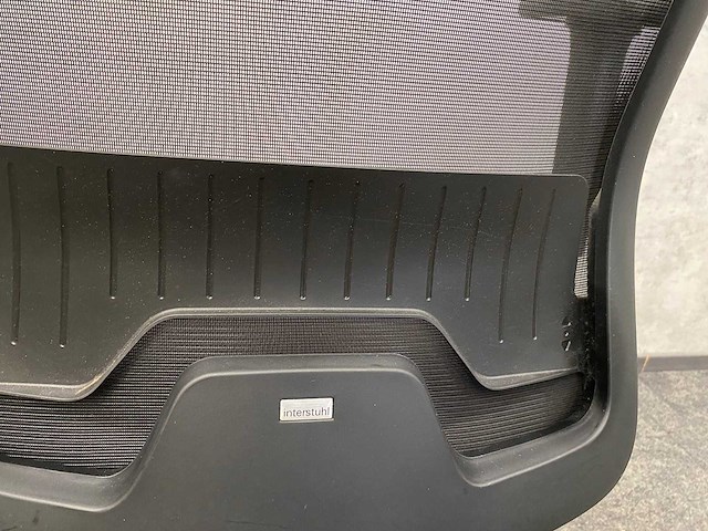 Interstuhl - ergonomische bureaustoel zwart - afbeelding 4 van  9