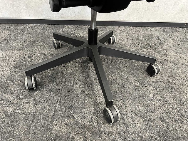 Interstuhl - ergonomische directie bureaustoel - afbeelding 6 van  10