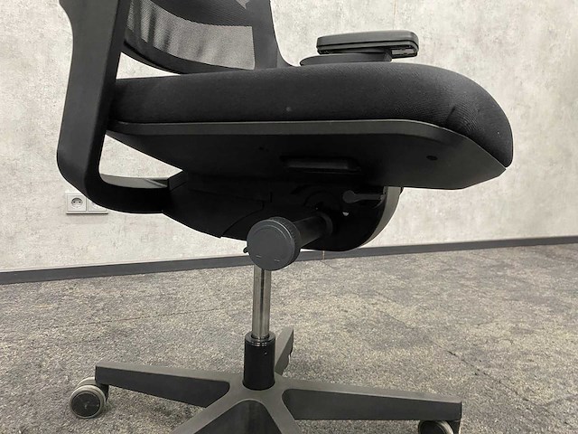 Interstuhl movy - ergonomische bureaustoel zwart - afbeelding 4 van  19