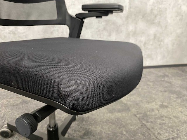 Interstuhl movy - ergonomische bureaustoel zwart - afbeelding 5 van  19
