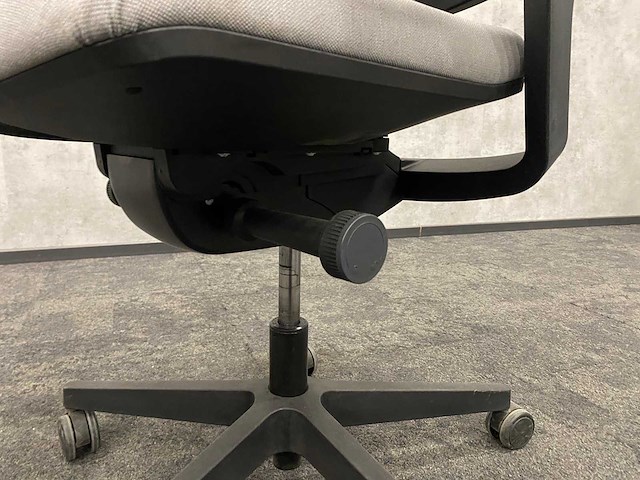 Interstuhl movy - ergonomische bureaustoel - afbeelding 4 van  14