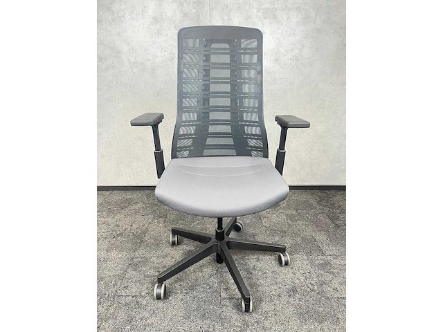 Interstuhl pureis3 - ergonomische bureaustoel - afbeelding 4 van  11