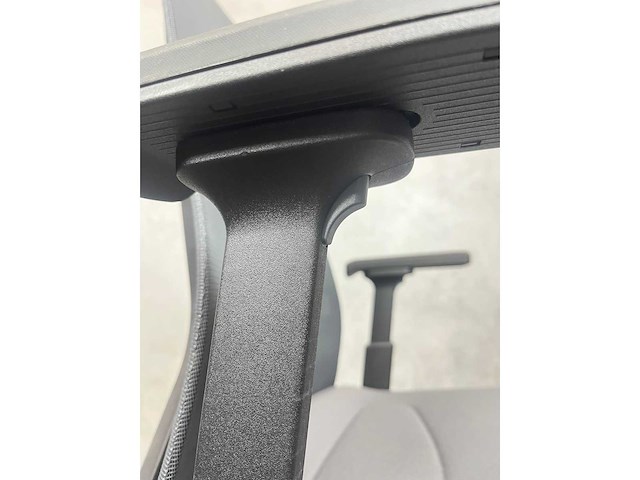 Interstuhl pureis3 - ergonomische bureaustoel - afbeelding 9 van  11