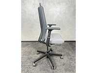 Interstuhl pureis3 - ergonomische bureaustoel - afbeelding 1 van  2
