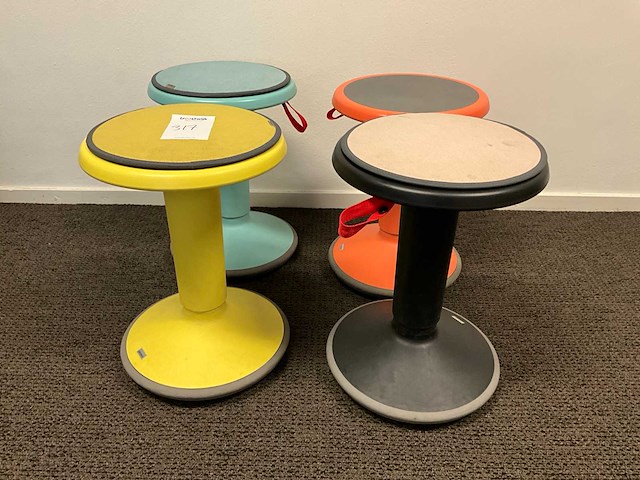 Interstuhl up kruk (4x) - afbeelding 1 van  4