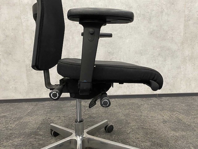 Interstul - ergonomische bureaustoel - afbeelding 2 van  16