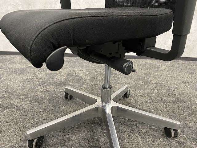 Interstul - ergonomische bureaustoel - afbeelding 5 van  16