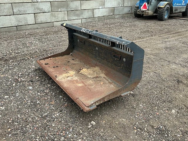 Intertech riekbak 1600mm met inlegvel voorzetapparatuur - afbeelding 1 van  12