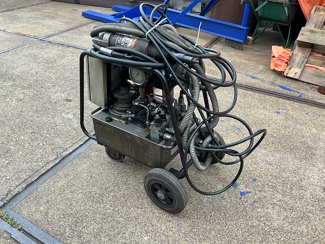 Intool international - airetool - hydraulische pijptrekker / tube puller - afbeelding 10 van  14