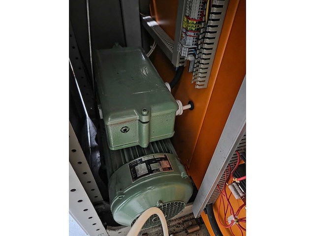 Intop - 1981 - cp - polijstfreesmachine - afbeelding 34 van  52