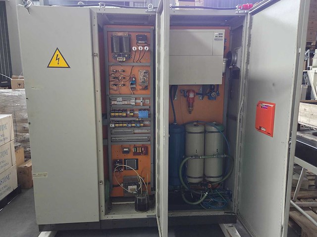 Intop - 1981 - cp - polijstfreesmachine - afbeelding 40 van  52