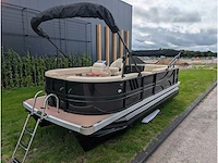 Intorelax boats 5,8x2,3 m 8/12 persoons boot consoleboot / pontonboot - afbeelding 12 van  97