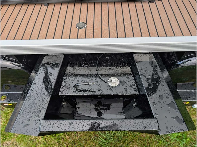 Intorelax boats 5,8x2,3 m 8/12 persoons boot consoleboot / pontonboot - afbeelding 28 van  97