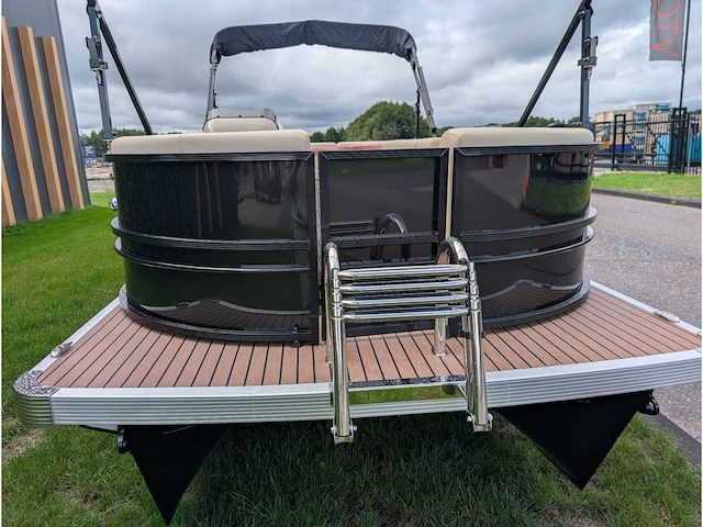 Intorelax boats 5,8x2,3 m 8/12 persoons boot consoleboot / pontonboot - afbeelding 61 van  98