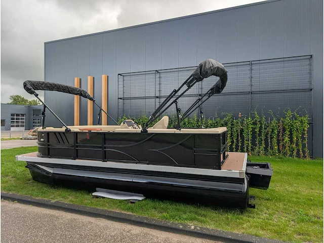 Intorelax boats 5,8x2,3 m 8/12 persoons boot consoleboot / pontonboot - afbeelding 30 van  83