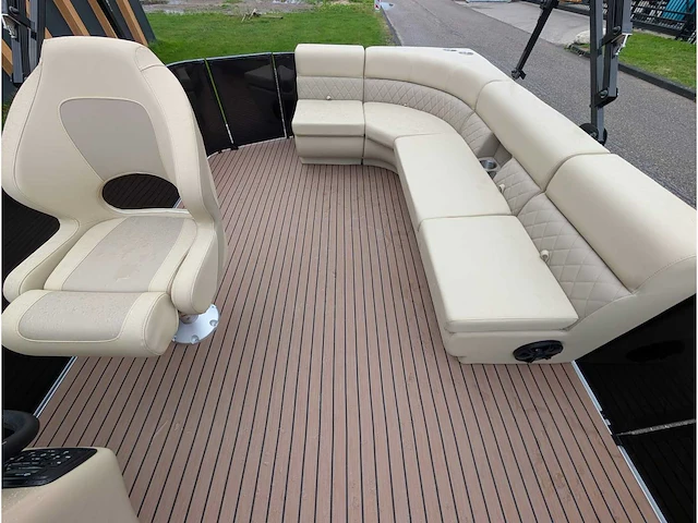 Intorelax boats 5,8x2,3 m 8/12 persoons boot consoleboot / pontonboot - afbeelding 49 van  83