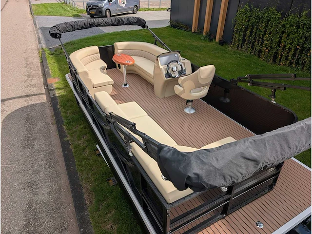 Intorelax boats 5,8x2,3 m 8/12 persoons boot consoleboot / pontonboot - afbeelding 50 van  58