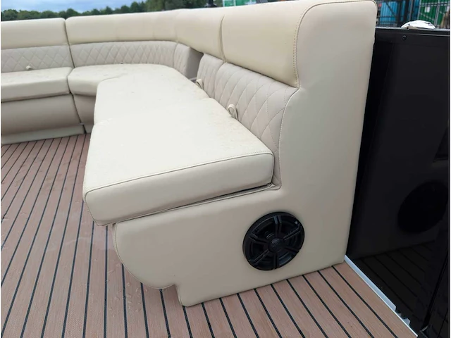 Intorelax boats 5,8x2,3 m 8/12 persoons boot consoleboot / pontonboot - afbeelding 53 van  97