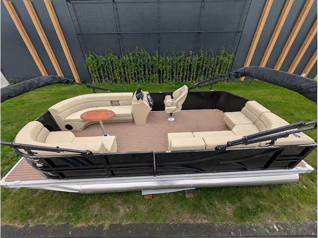 Intorelax boats 5,8x2,3 m 8/12 persoons boot consoleboot / pontonboot - afbeelding 7 van  73