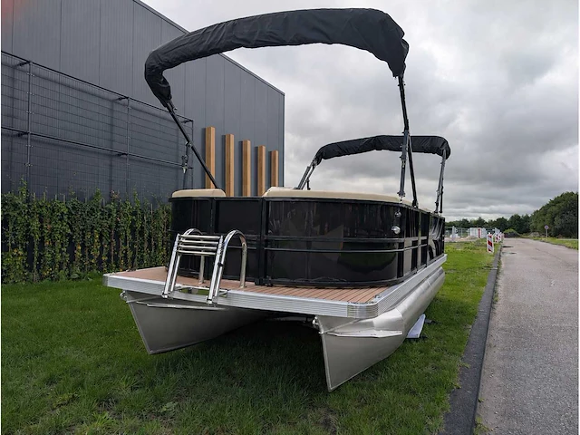 Intorelax boats 5,8x2,3 m 8/12 persoons boot consoleboot / pontonboot - afbeelding 12 van  73